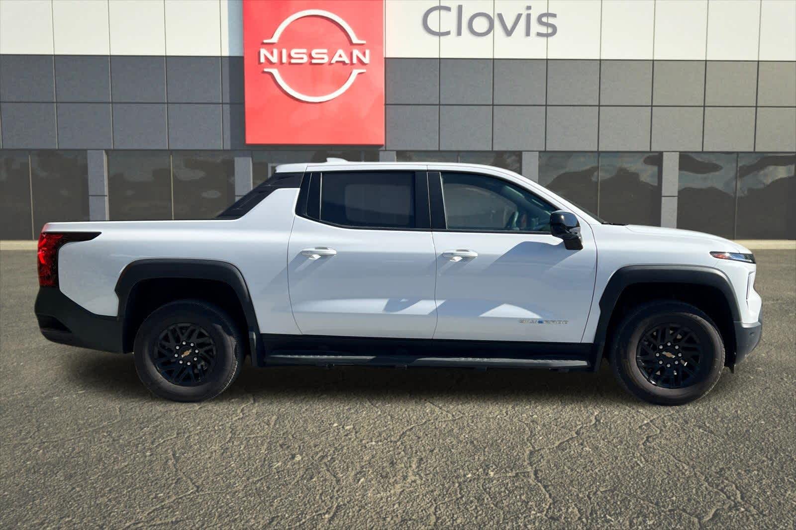 Thumbnail: 2024 Chevrolet Silverado EV - 9
