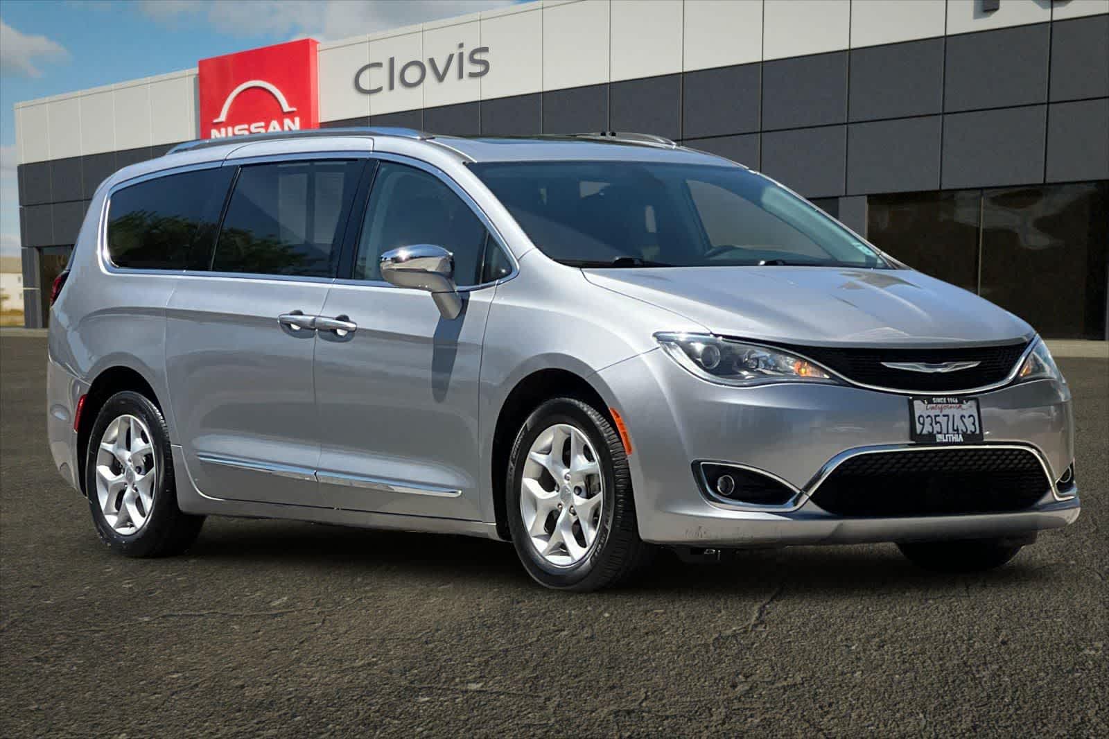 Thumbnail: 2020 Chrysler Pacifica - 10
