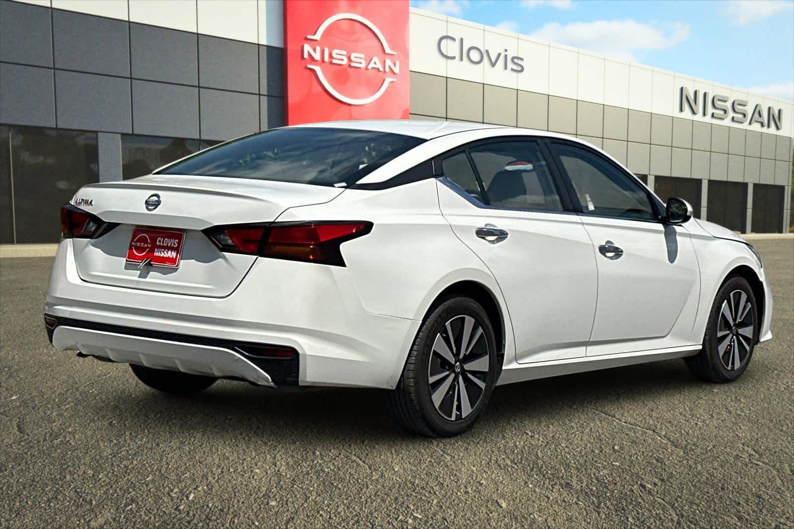 Thumbnail: 2021 Nissan Altima - 3