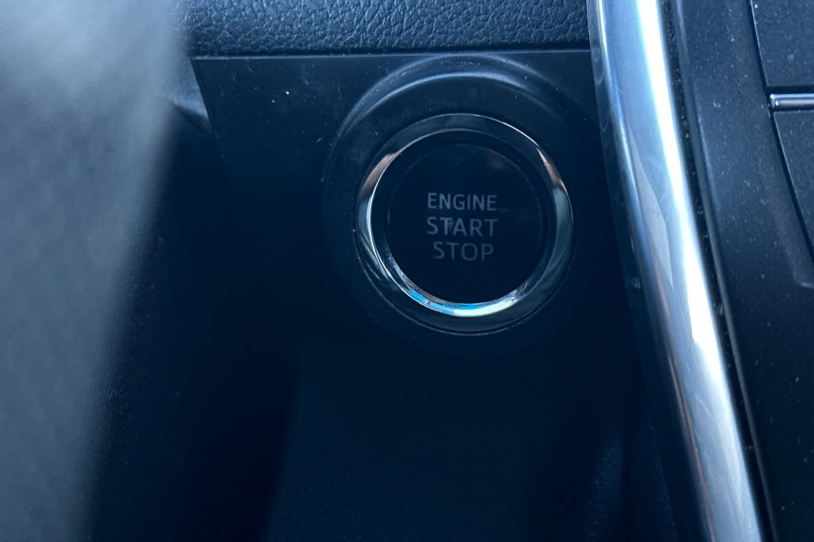 Thumbnail: 2016 Toyota Camry - 24