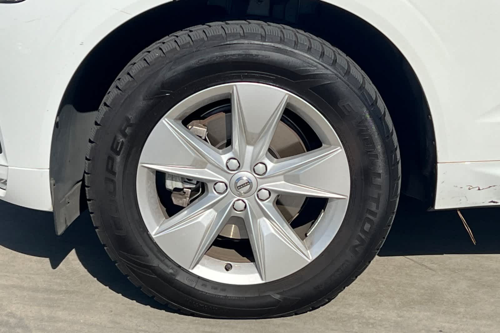 Thumbnail: 2022 Volvo XC60 - 12