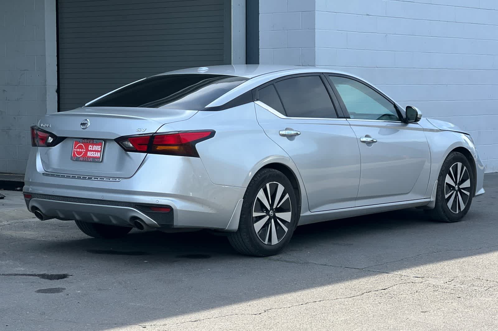 Thumbnail: 2020 Nissan Altima - 3