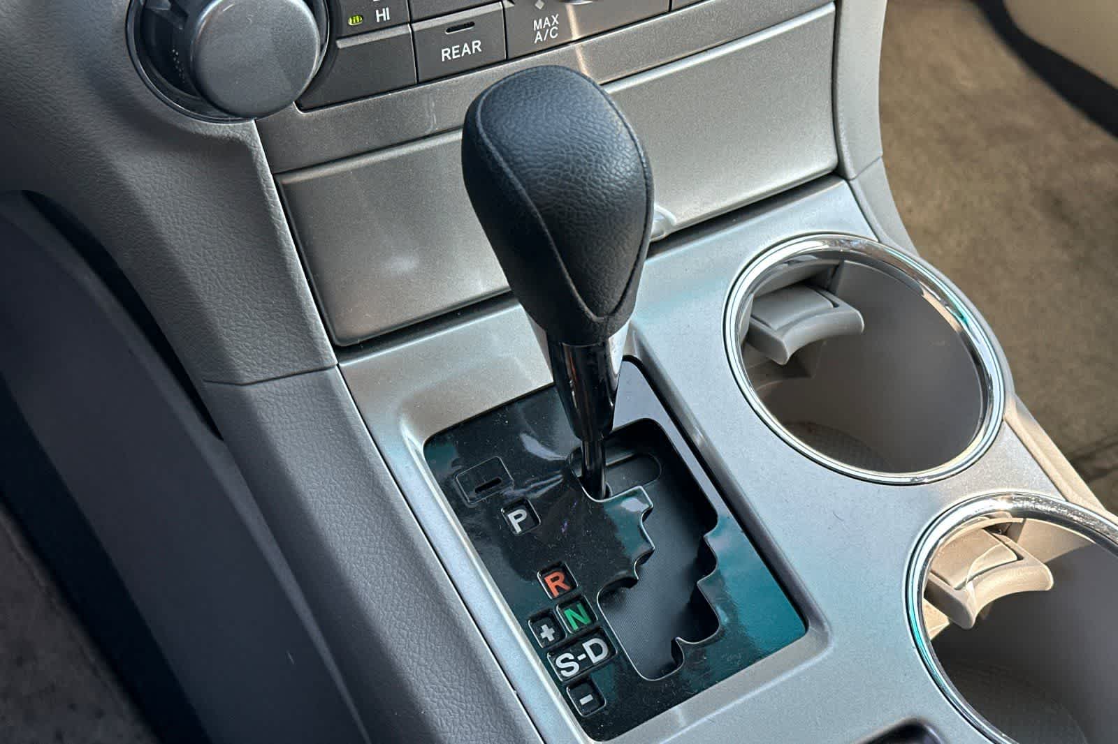 Thumbnail: 2011 Toyota Highlander - 23