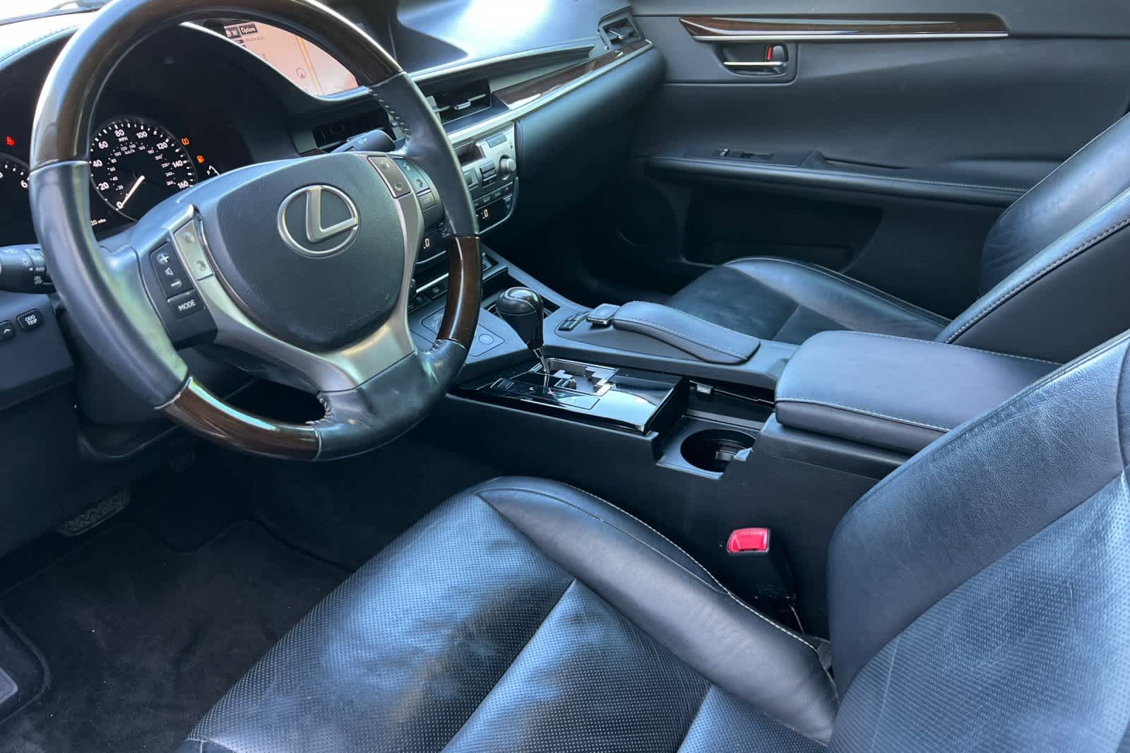 Thumbnail: 2015 Lexus ES - 12