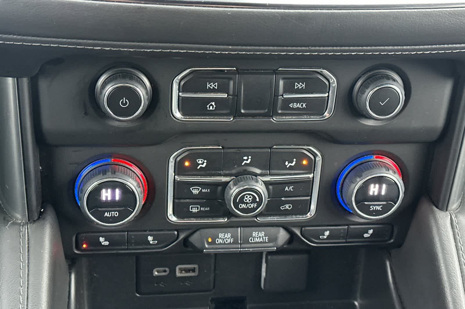 Thumbnail: 2023 Chevrolet Suburban - 24