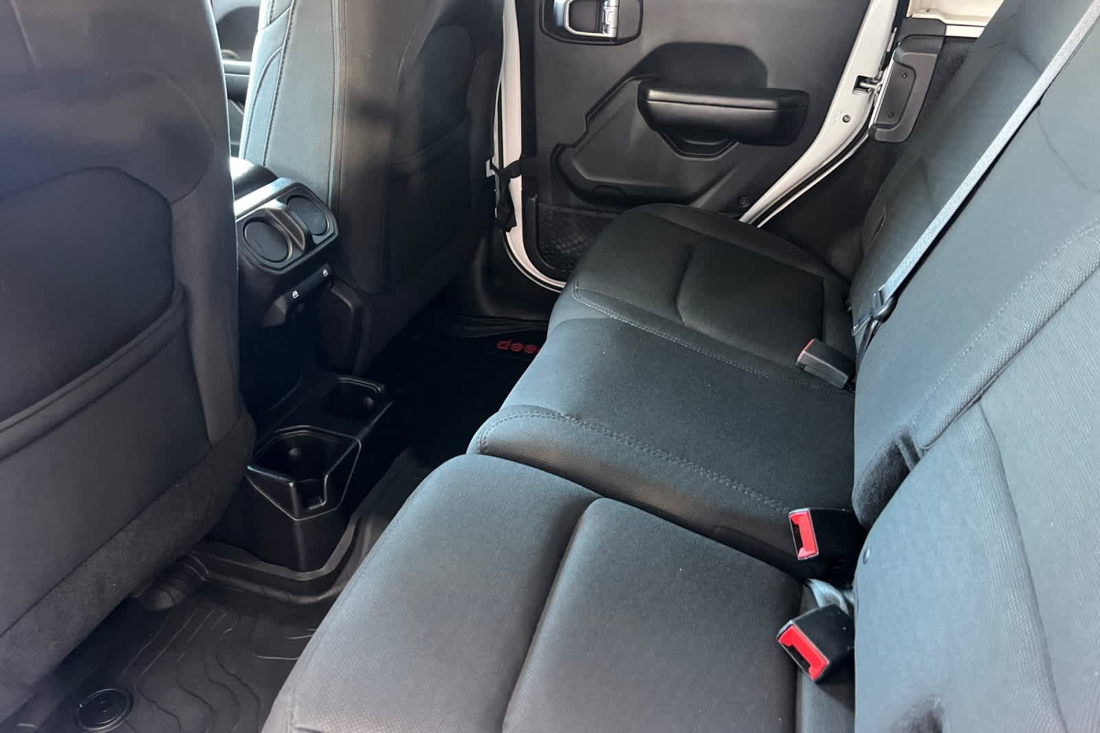 Thumbnail: 2019 Jeep Wrangler - 5