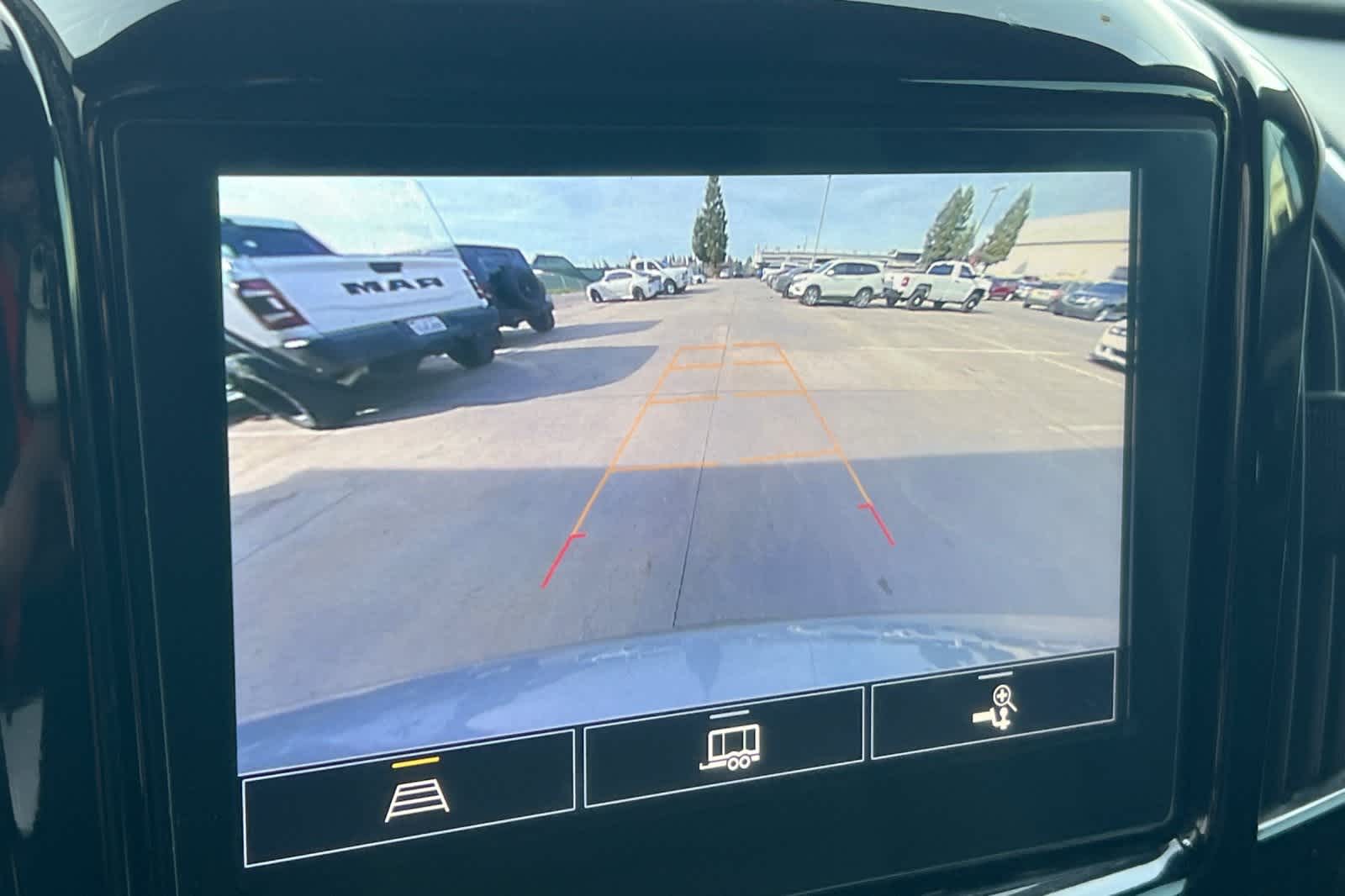 Thumbnail: 2023 Chevrolet Traverse - 21