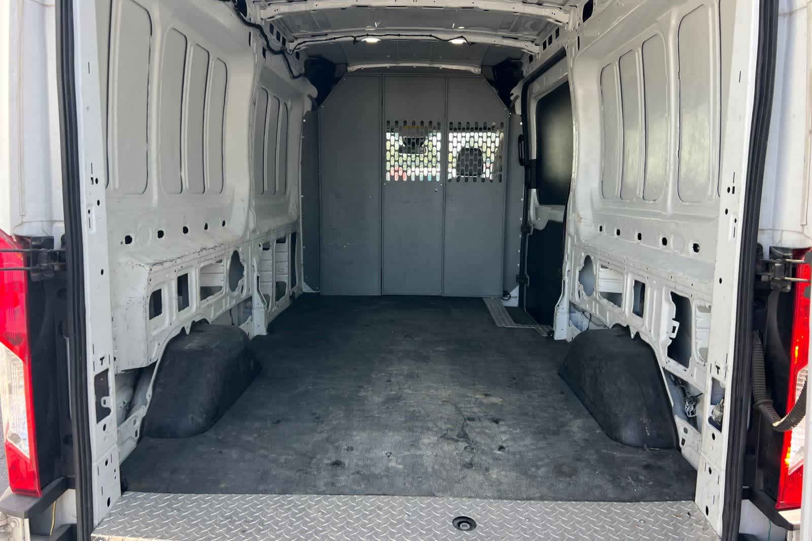 Thumbnail: 2019 Ford Transit Series - 17