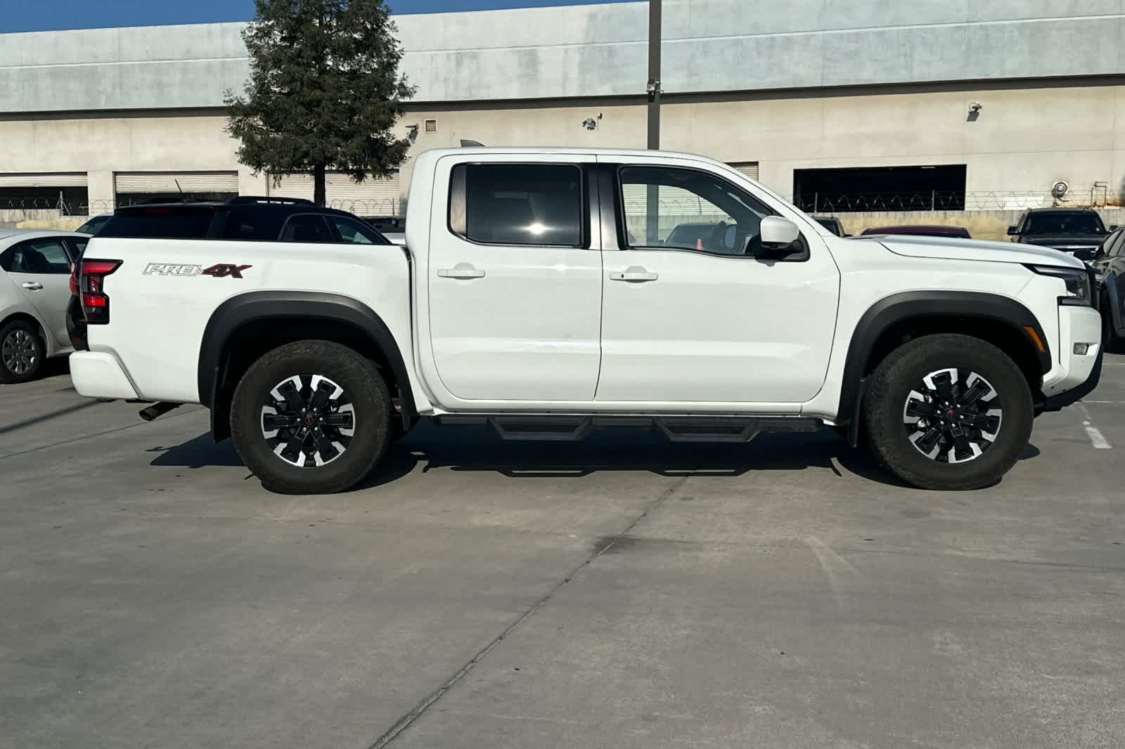 Thumbnail: 2023 Nissan Frontier - 9