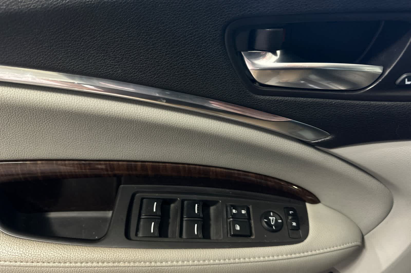 Thumbnail: 2017 Acura MDX - 15