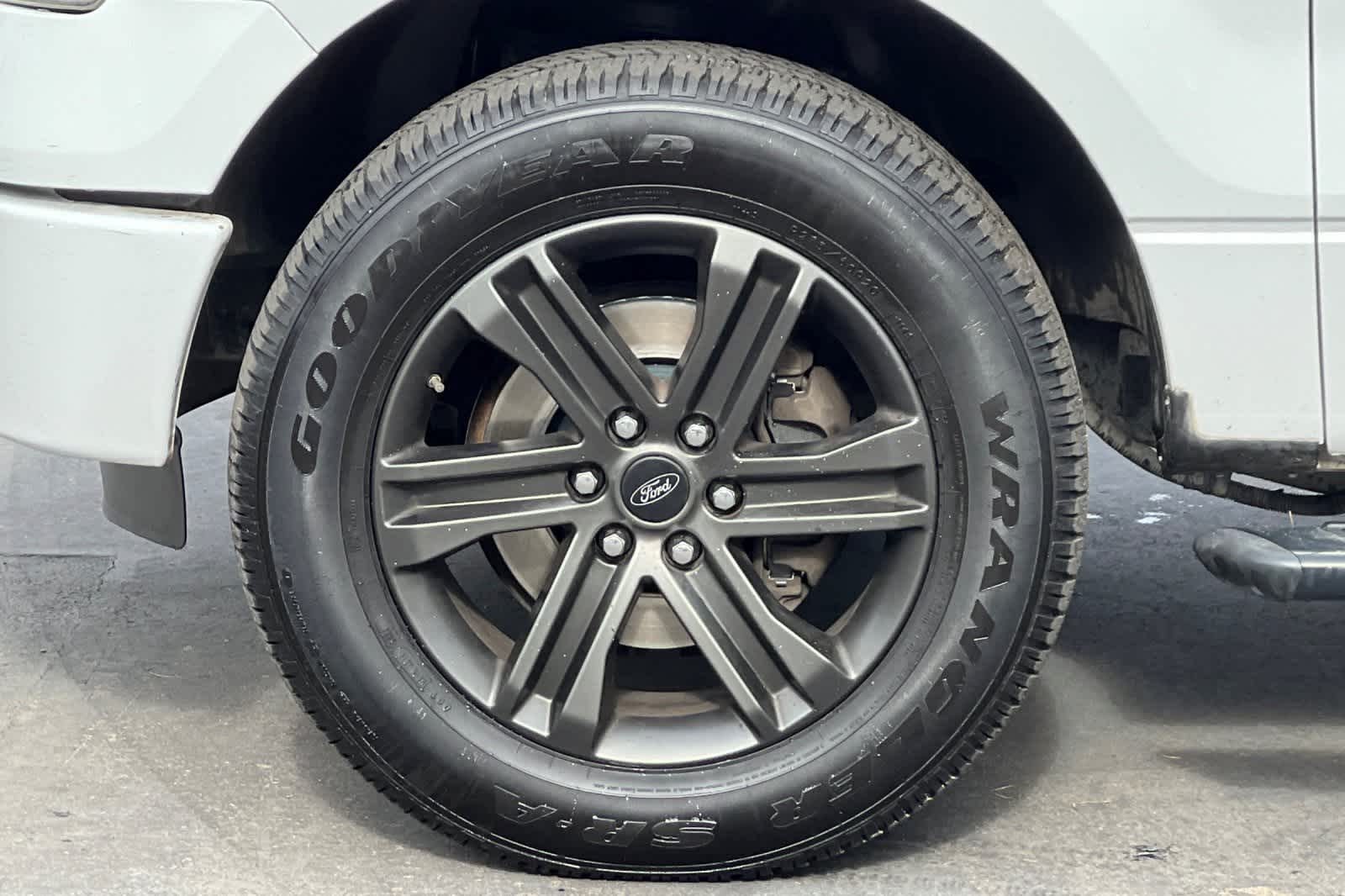 Thumbnail: 2014 Ford F-150 - 32