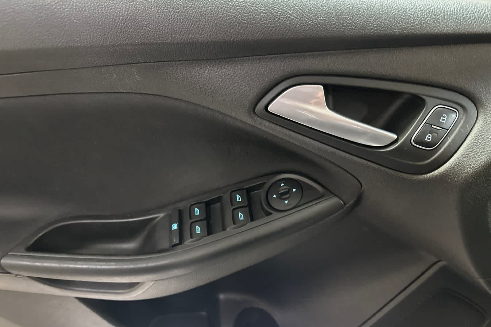 Thumbnail: 2017 Ford Focus - 12