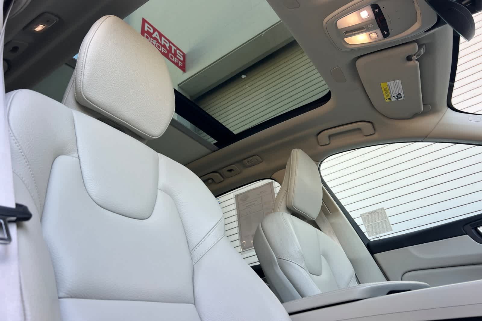 Thumbnail: 2023 Volvo XC60 - 19