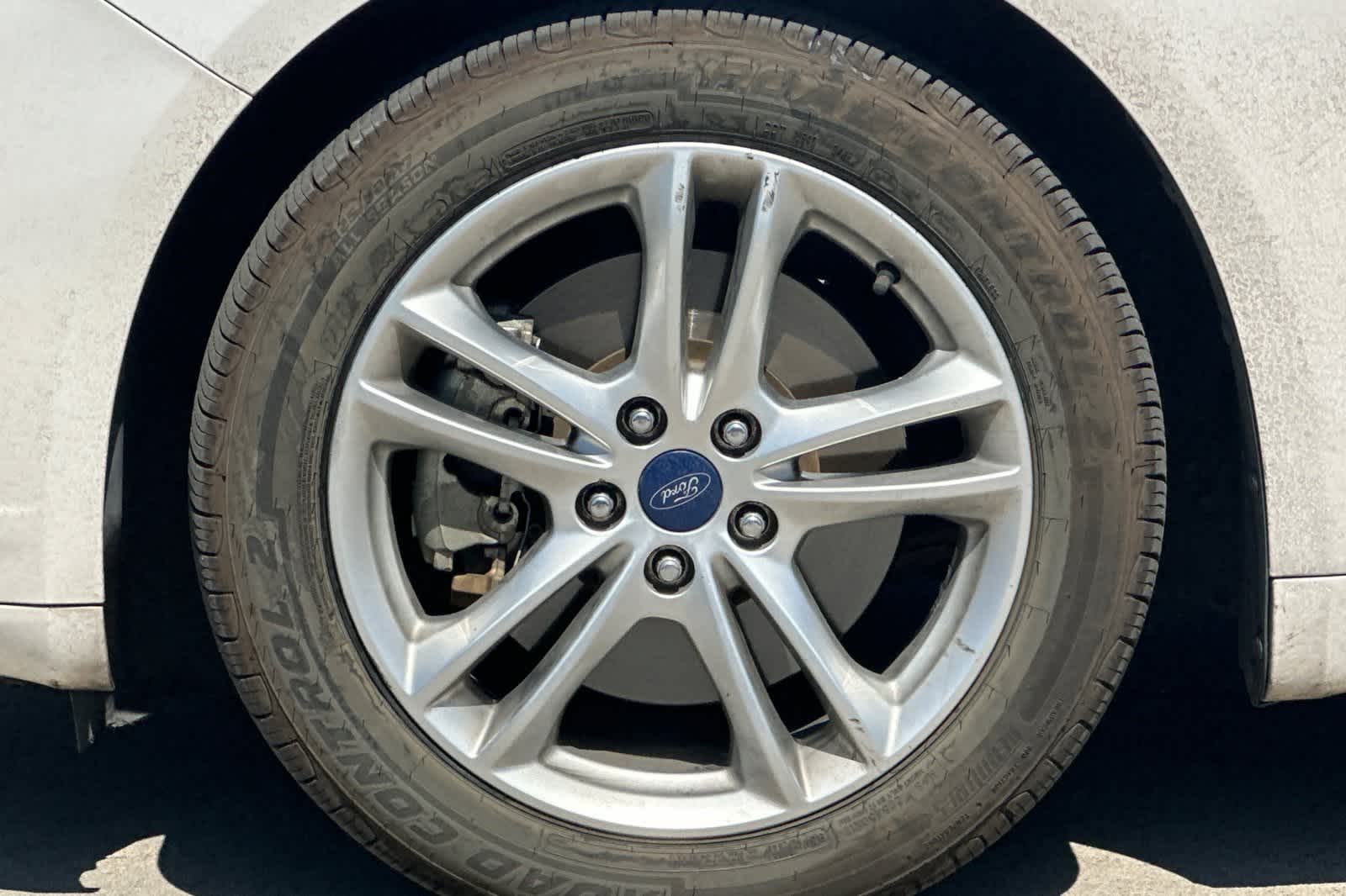 Thumbnail: 2015 Ford Fusion - 12