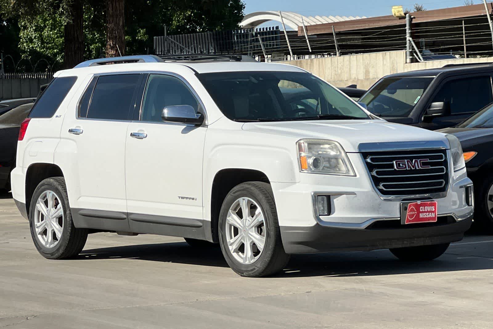 Thumbnail: 2017 GMC Terrain - 10