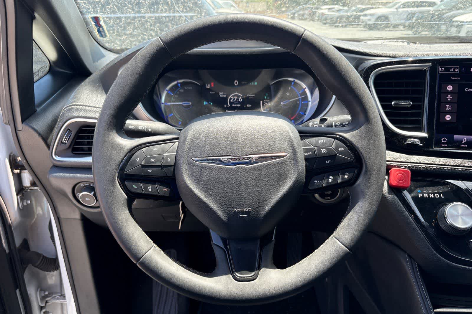 Thumbnail: 2022 Chrysler Pacifica - 24