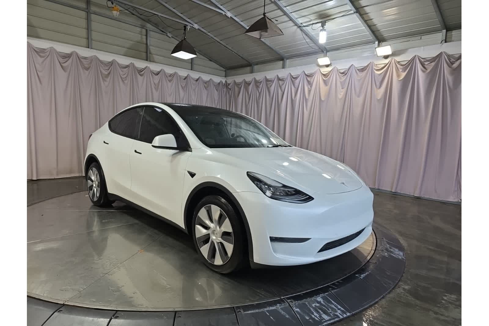 Thumbnail: 2023 Tesla Model Y - 10