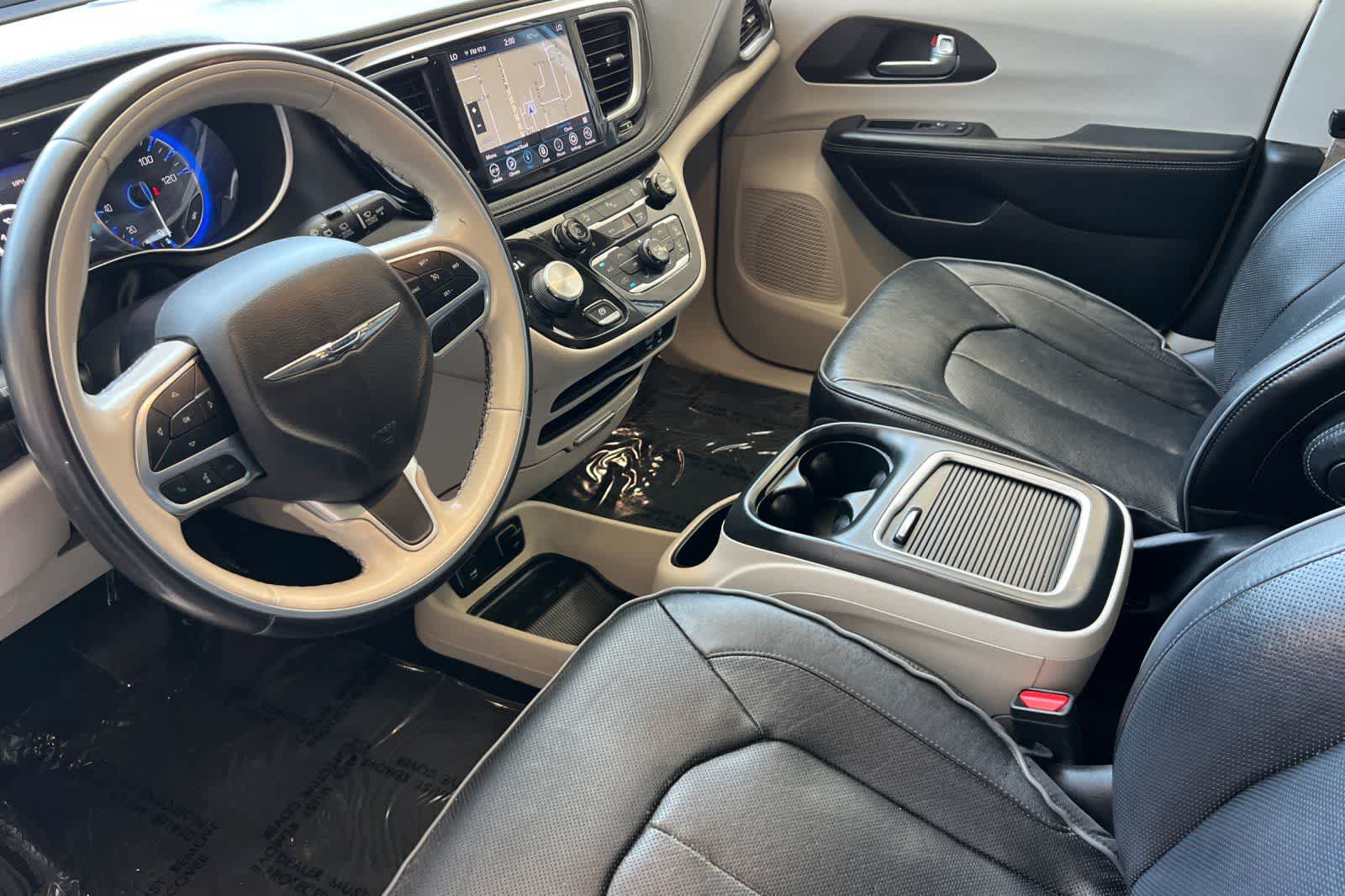 Thumbnail: 2020 Chrysler Pacifica - 12