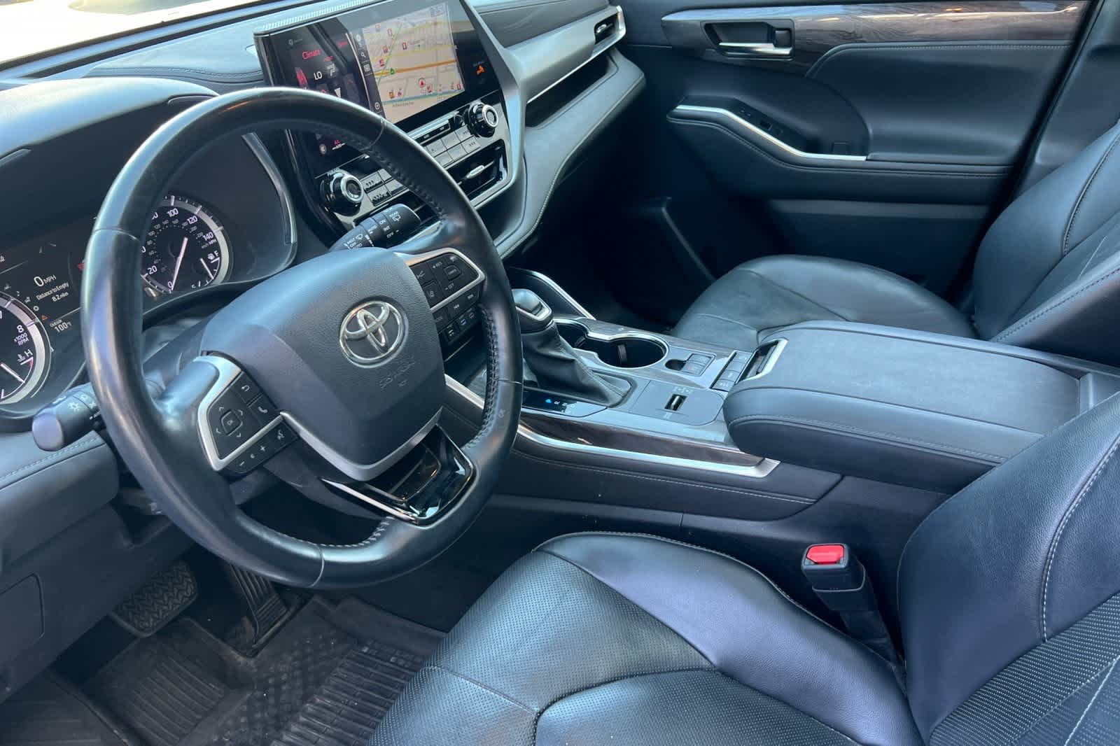 Thumbnail: 2022 Toyota Highlander - 14