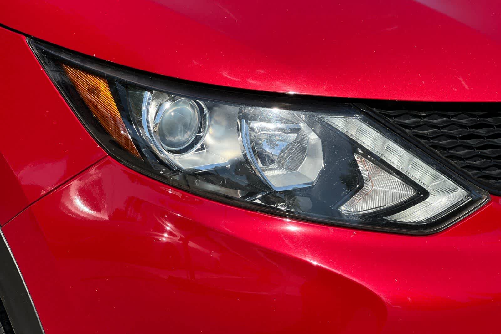 Thumbnail: 2018 Nissan Rogue Sport - 33