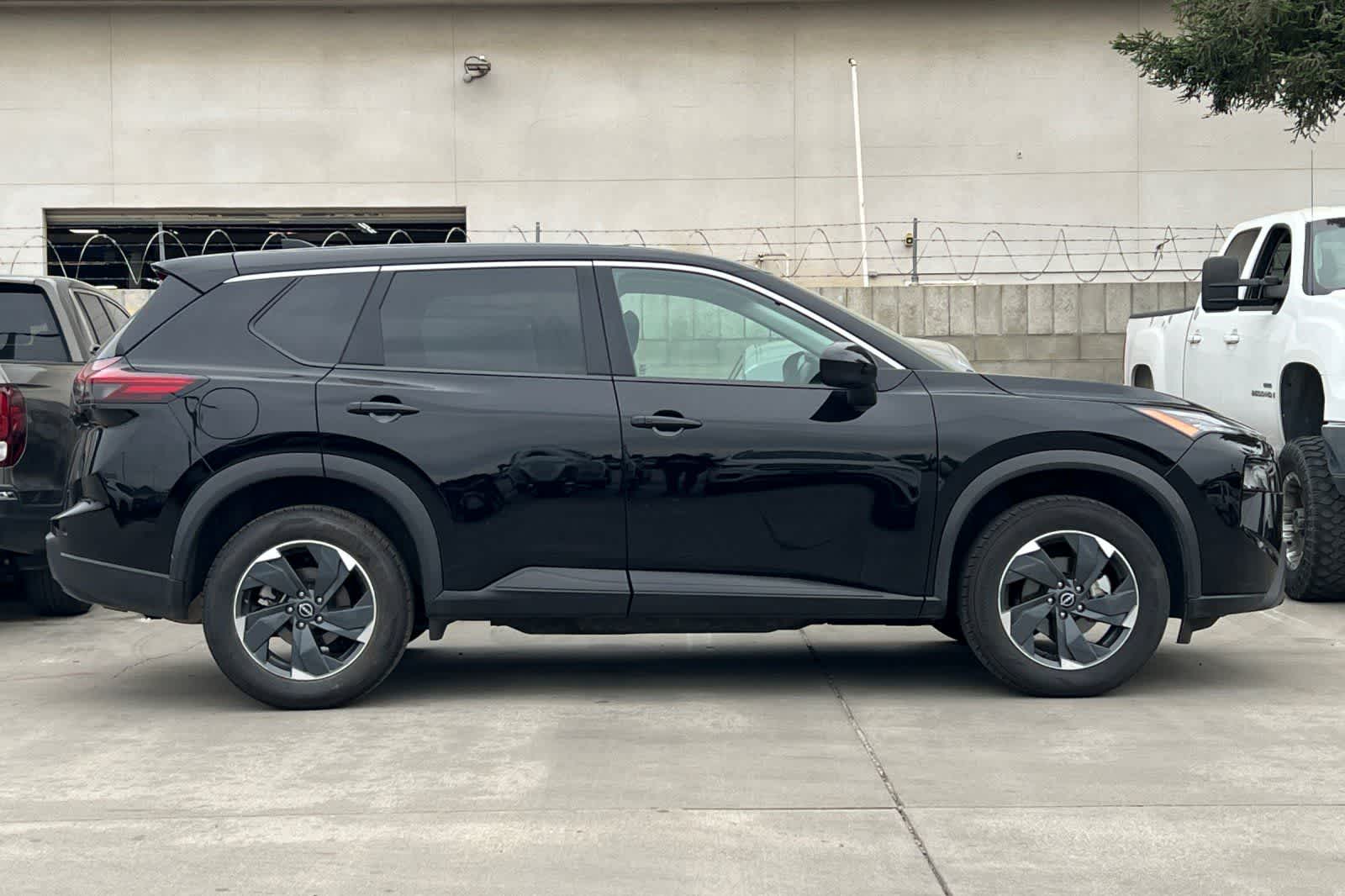 Thumbnail: 2025 Nissan Rogue - 9