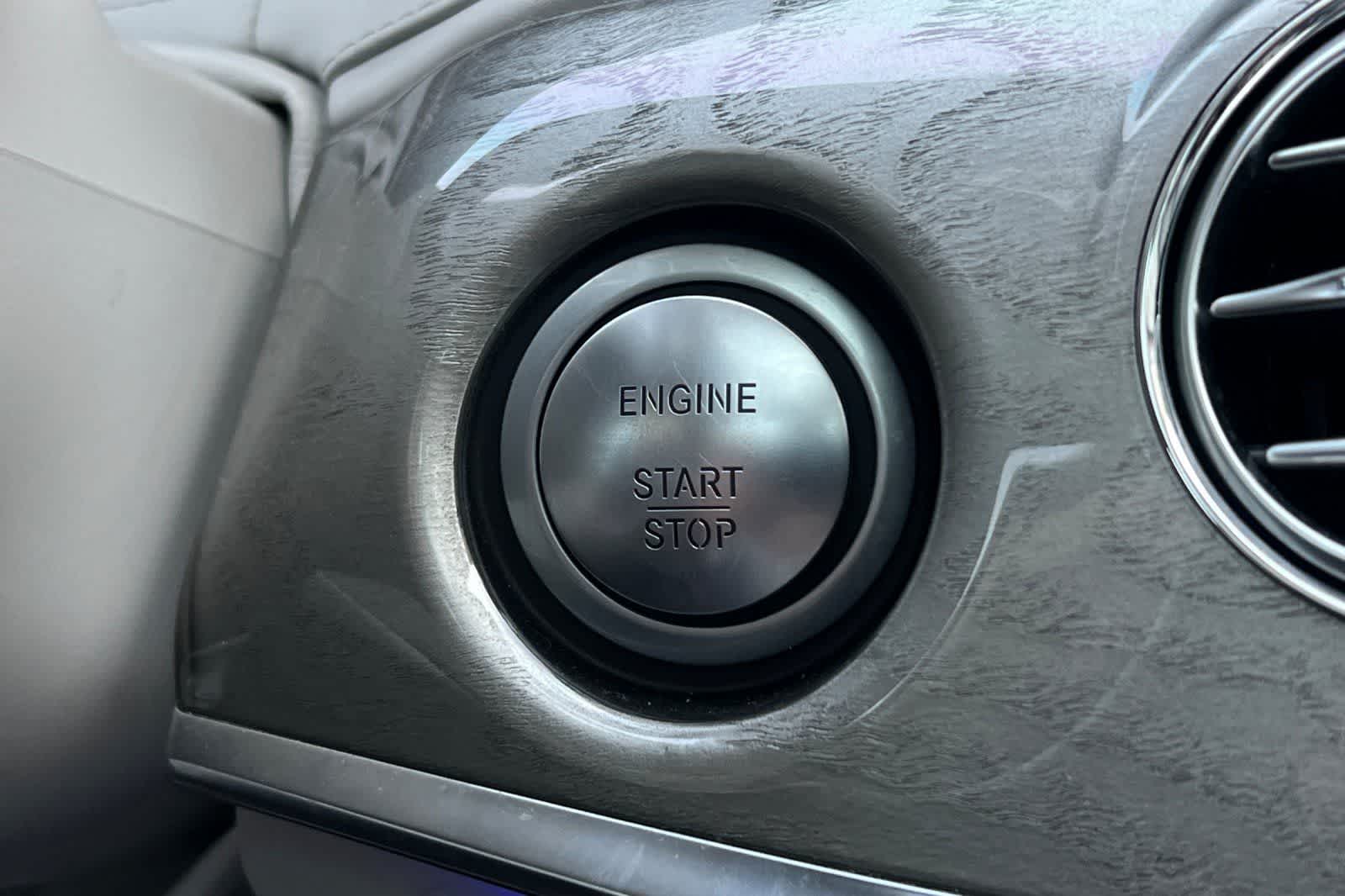 Thumbnail: 2015 Mercedes-Benz S-Class - 24