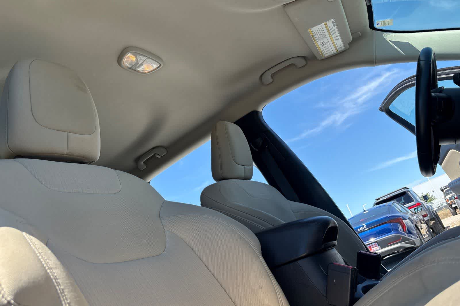 Thumbnail: 2015 Jeep Cherokee - 19