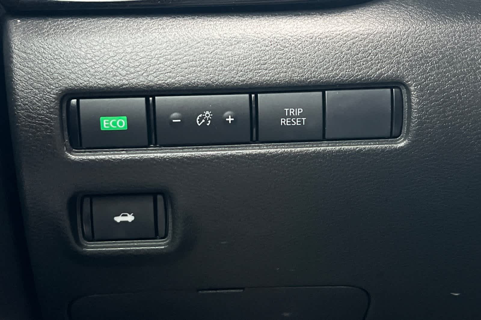 Thumbnail: 2023 Nissan Sentra - 30