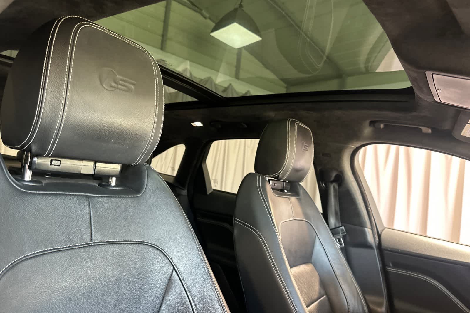 Thumbnail: 2019 Jaguar F-Pace - 20