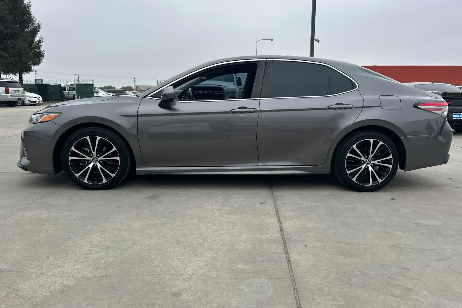 Thumbnail: 2019 Toyota Camry - 6