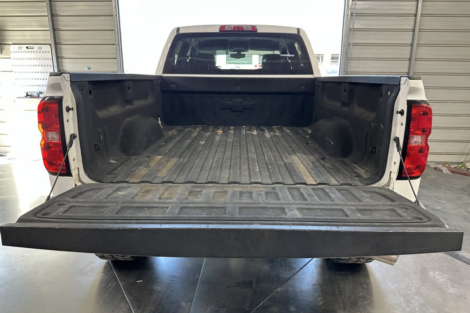 Thumbnail: 2017 Chevrolet Silverado 1500 - 18
