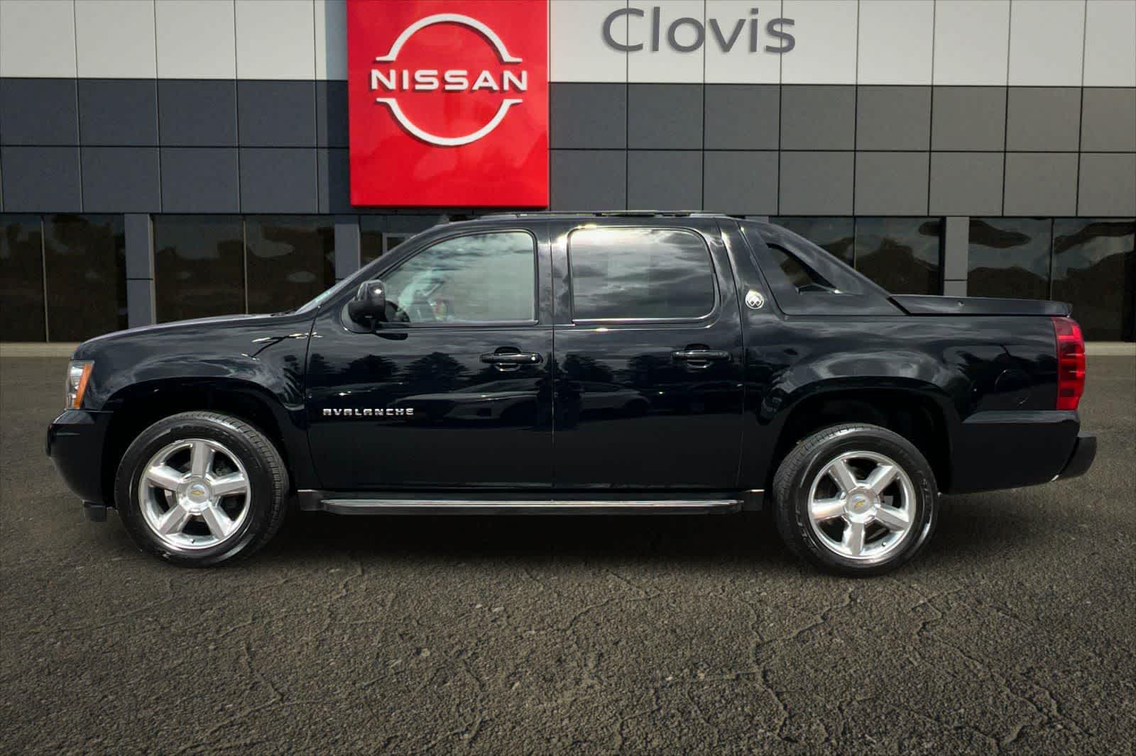 Thumbnail: 2012 Chevrolet Avalanche 1500 - 6