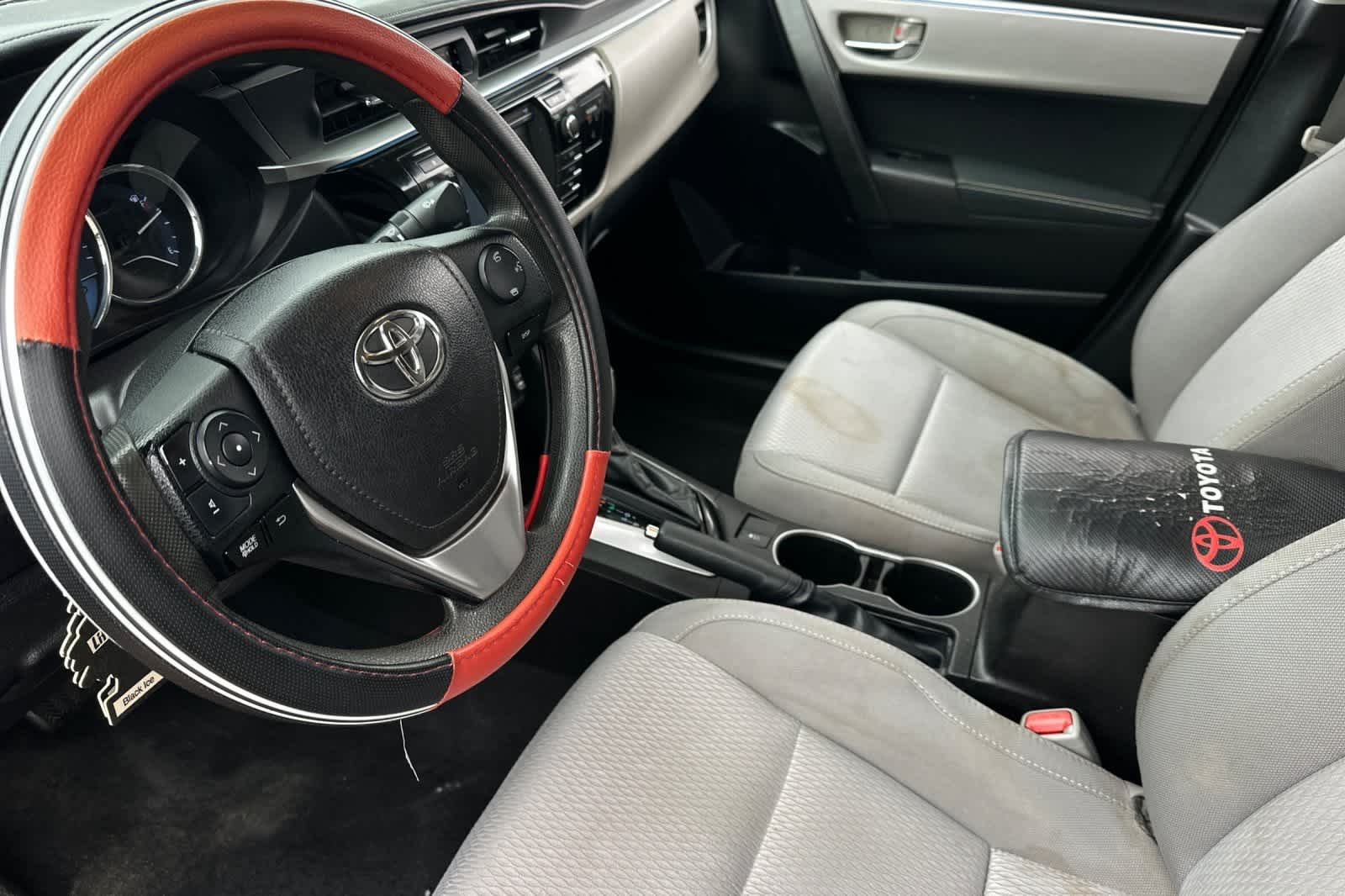 Thumbnail: 2015 Toyota Corolla - 12