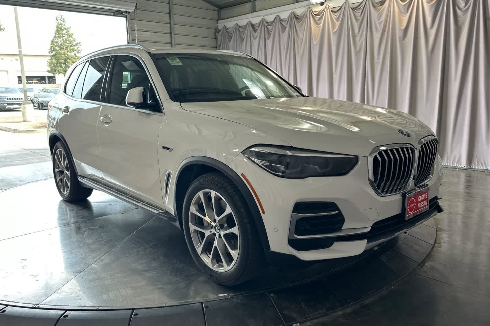 Thumbnail: 2023 BMW X5 - 10