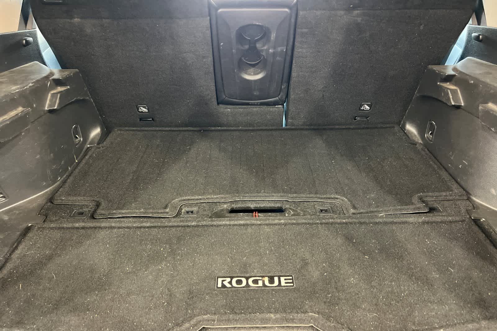 Thumbnail: 2017 Nissan Rogue - 18