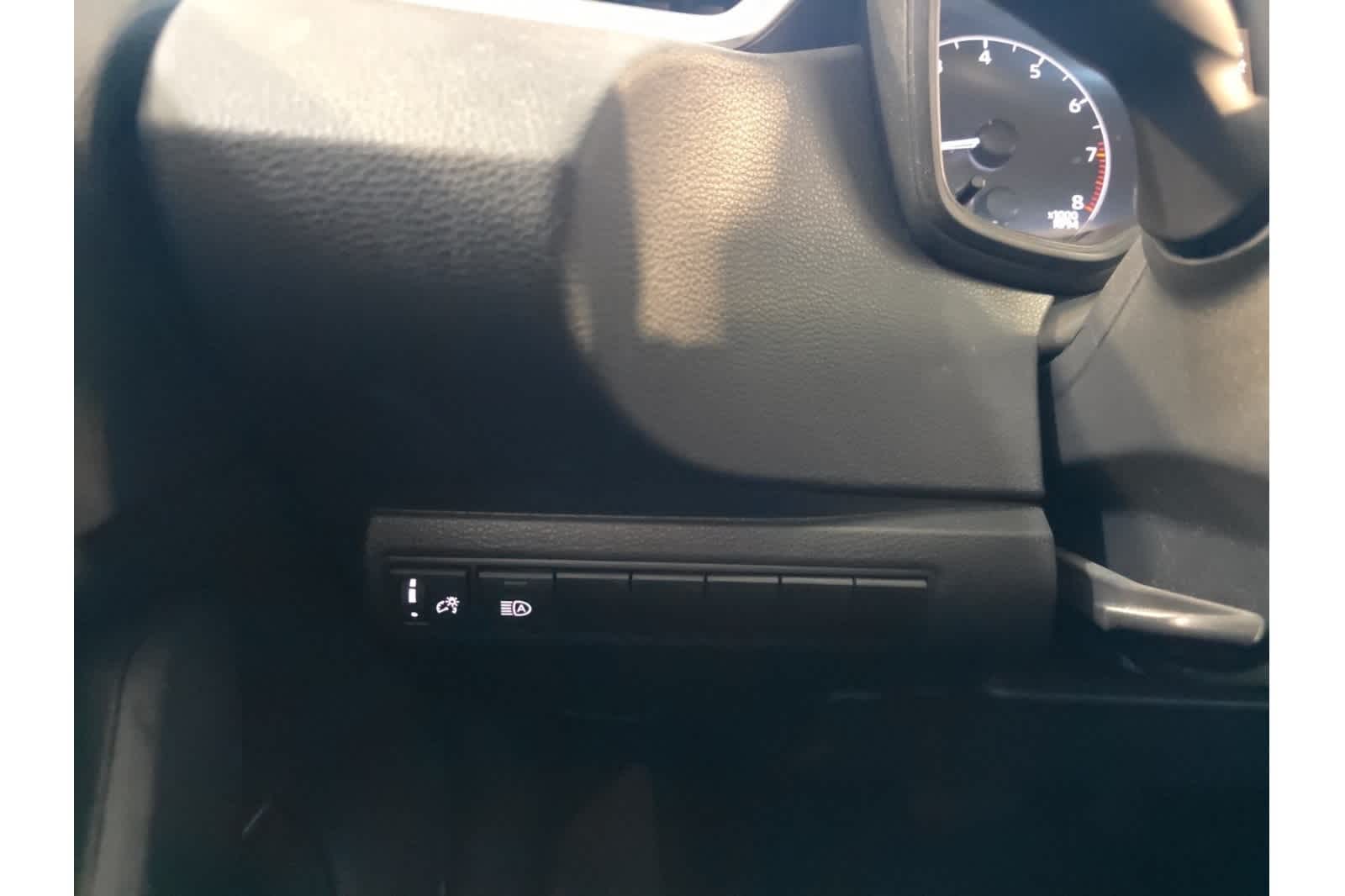 Thumbnail: 2023 Toyota Corolla - 31