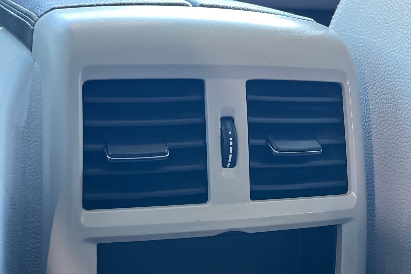 Thumbnail: 2012 Mercedes-Benz M-Class - 15