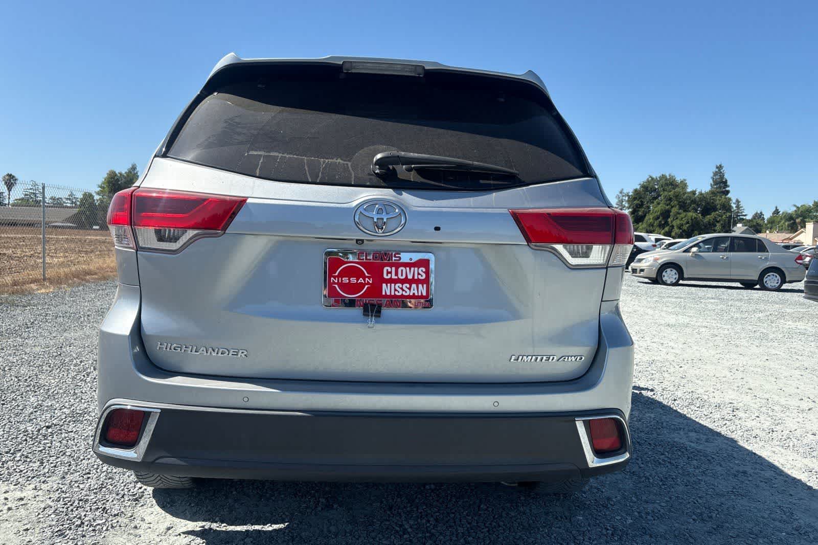 Thumbnail: 2019 Toyota Highlander - 8