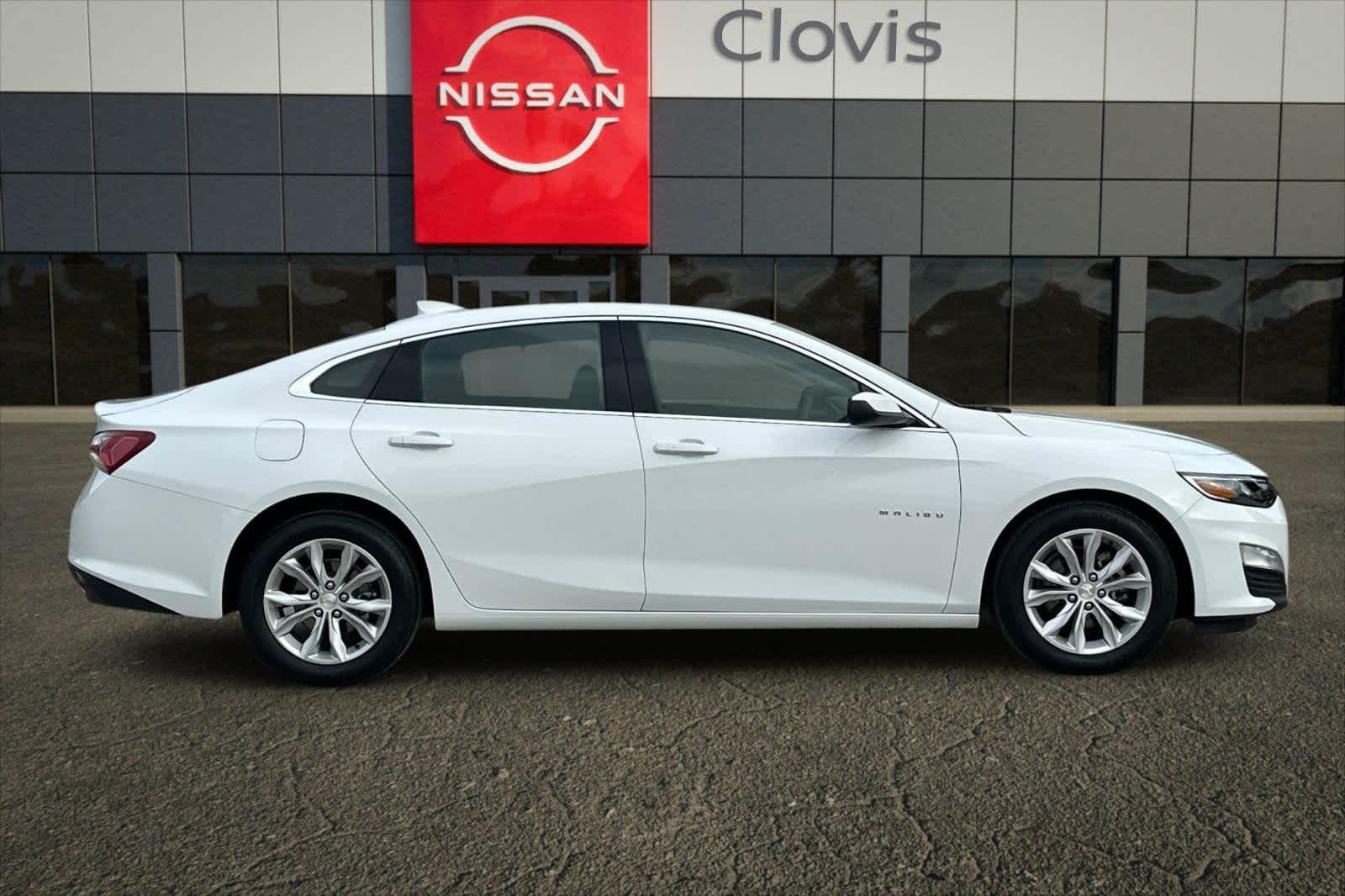 Thumbnail: 2022 Chevrolet Malibu - 9