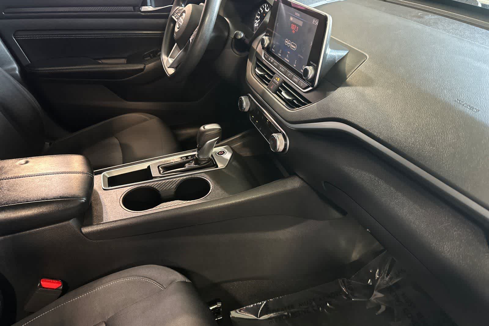 Thumbnail: 2019 Nissan Altima - 17