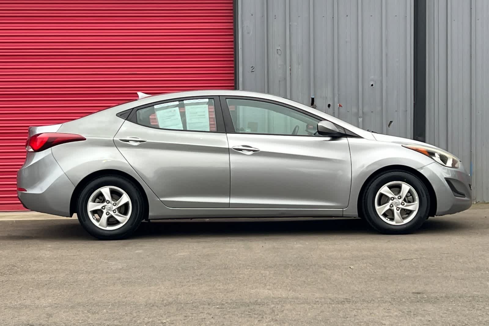 Thumbnail: 2015 Hyundai Elantra - 9