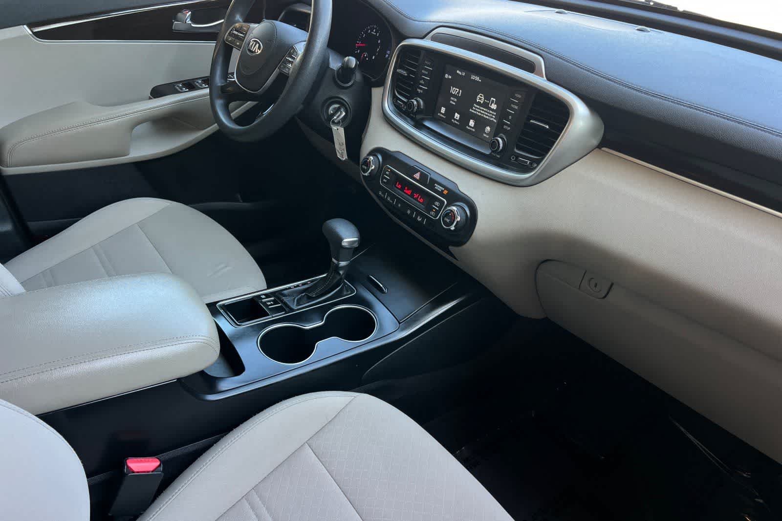 Thumbnail: 2019 Kia Sorento - 19