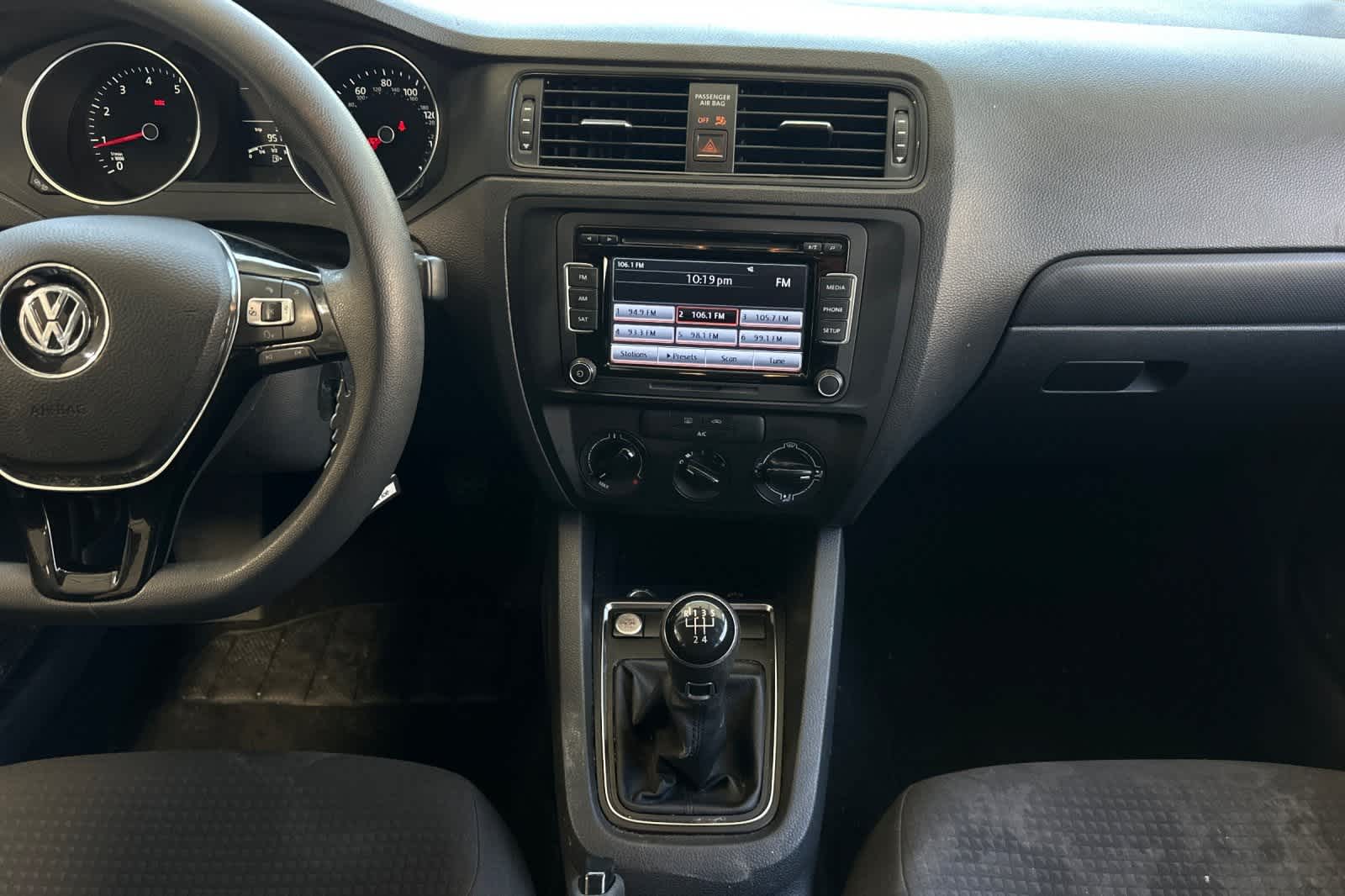 Thumbnail: 2015 Volkswagen Jetta - 4