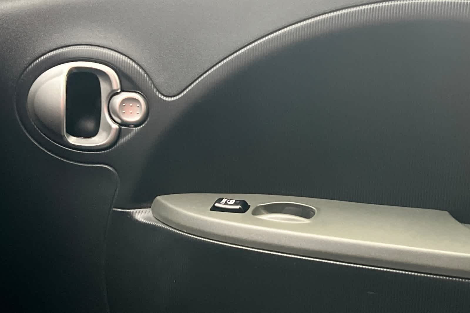 Thumbnail: 2016 Mitsubishi i-MiEV - 20