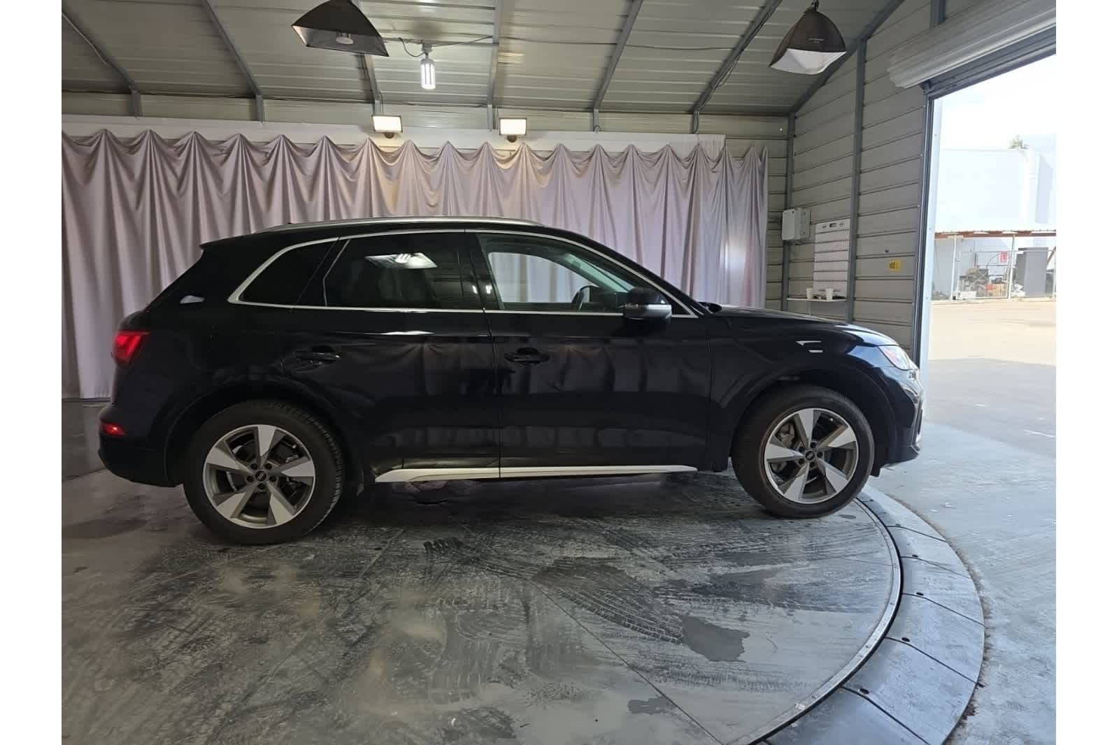 Thumbnail: 2023 Audi Q5 - 9