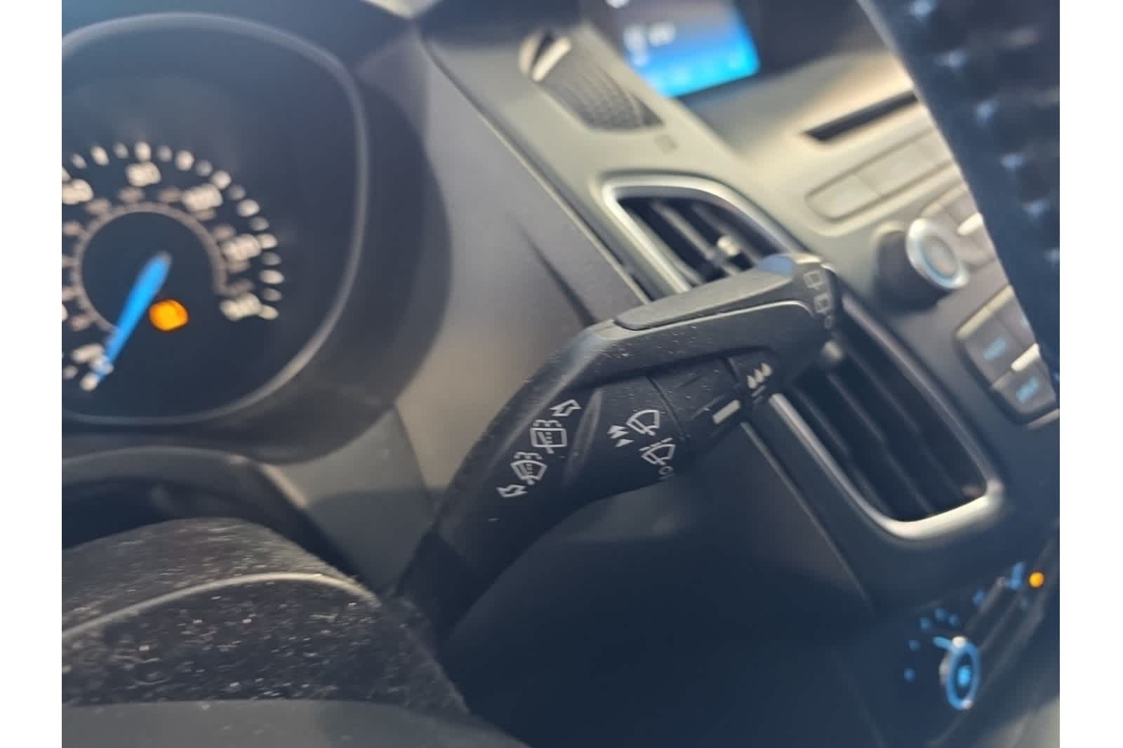 Thumbnail: 2015 Ford Focus - 29