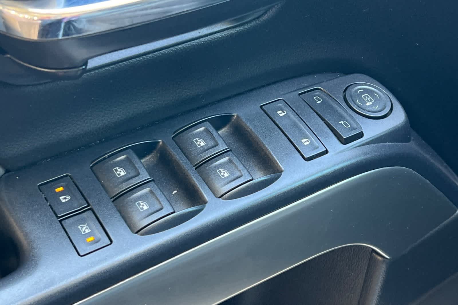 Thumbnail: 2015 Chevrolet Silverado 1500 - 16