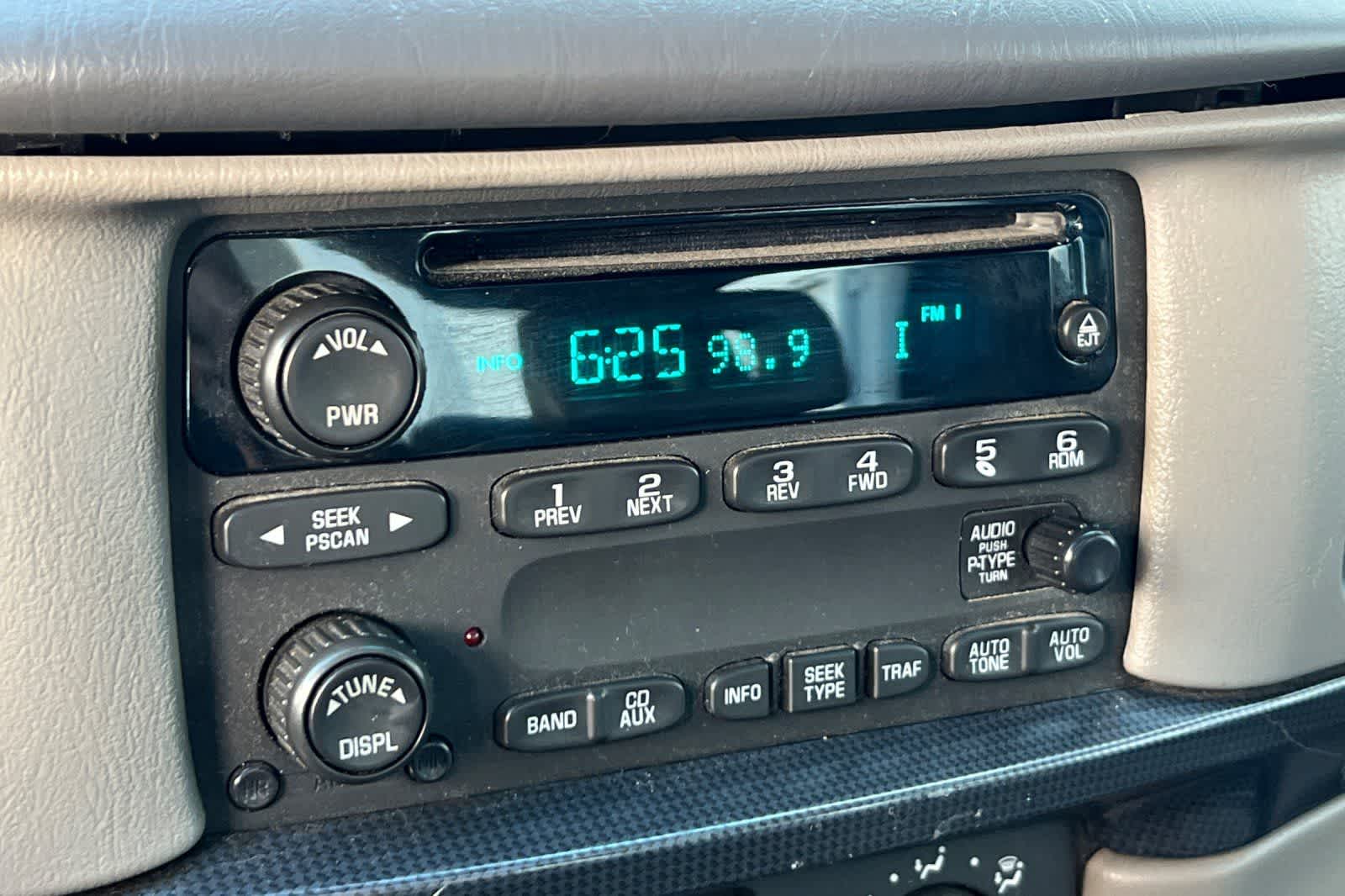 Thumbnail: 2005 Chevrolet Impala - 19