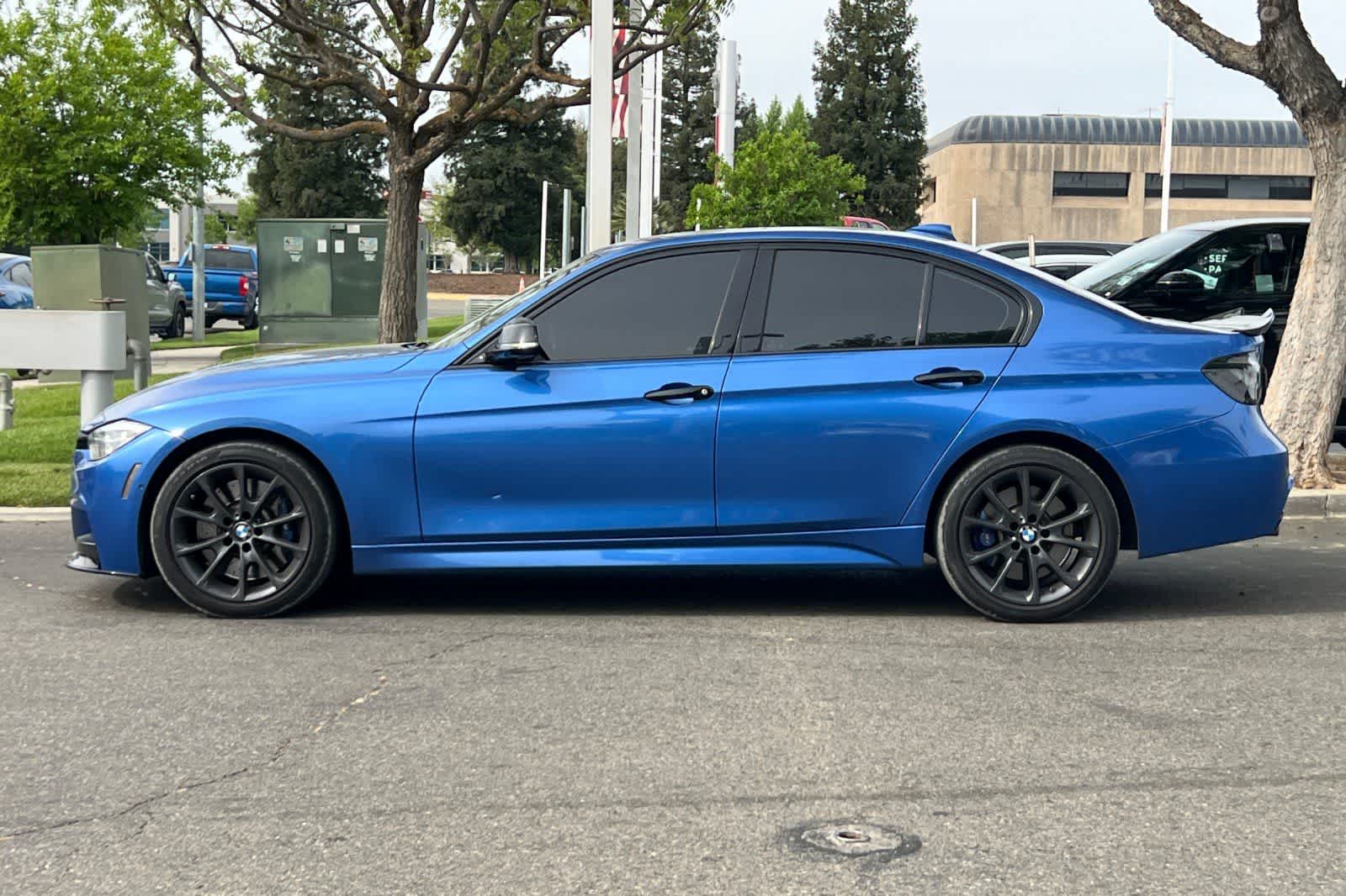 Thumbnail: 2017 BMW 3 Series - 6