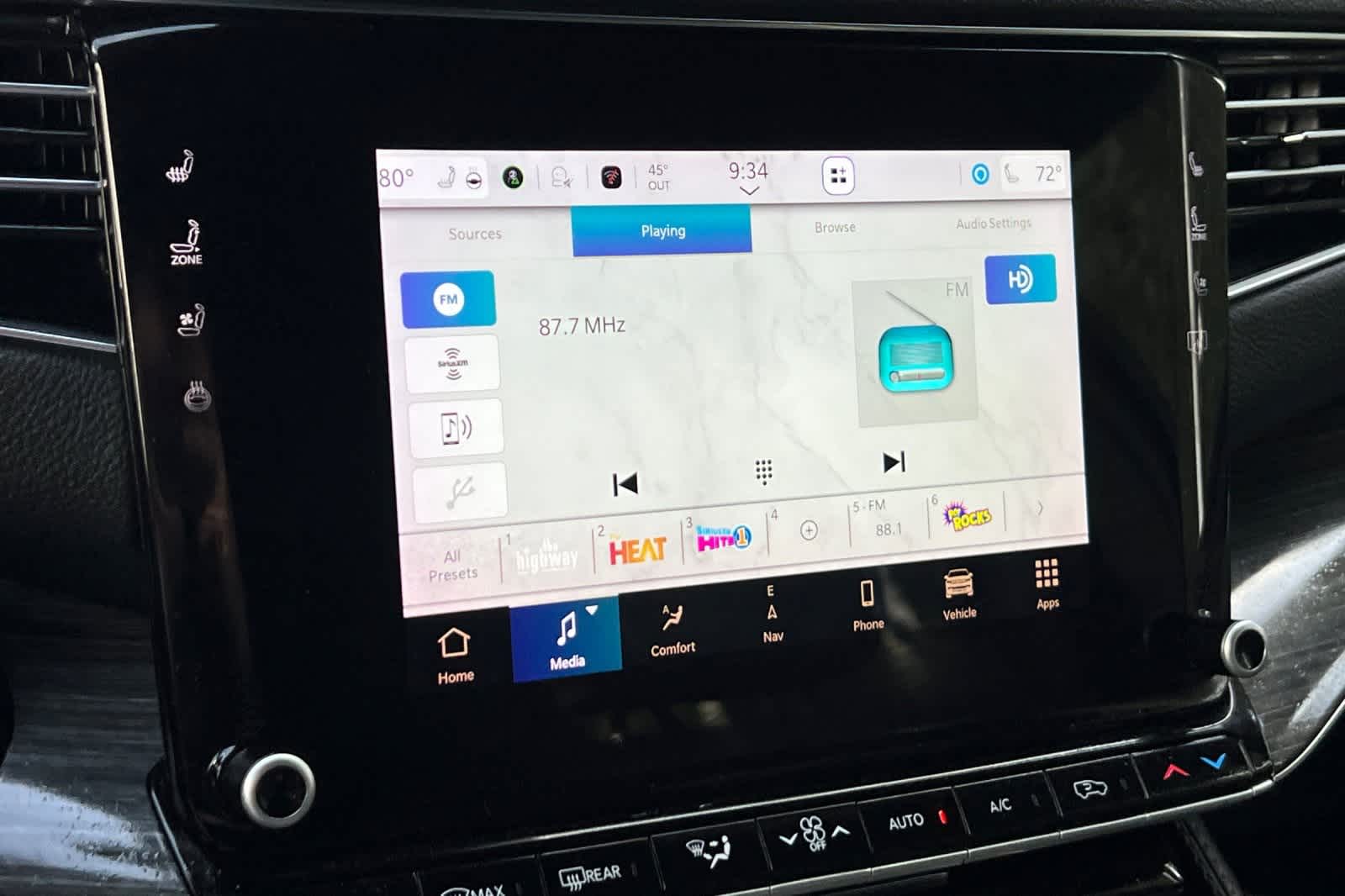 Thumbnail: 2022 Jeep Wagoneer - 24